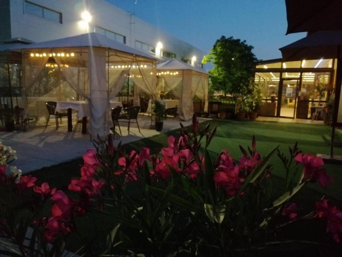 Sultan Mehmet Pensiune & Restaurant Braşov Exterior foto